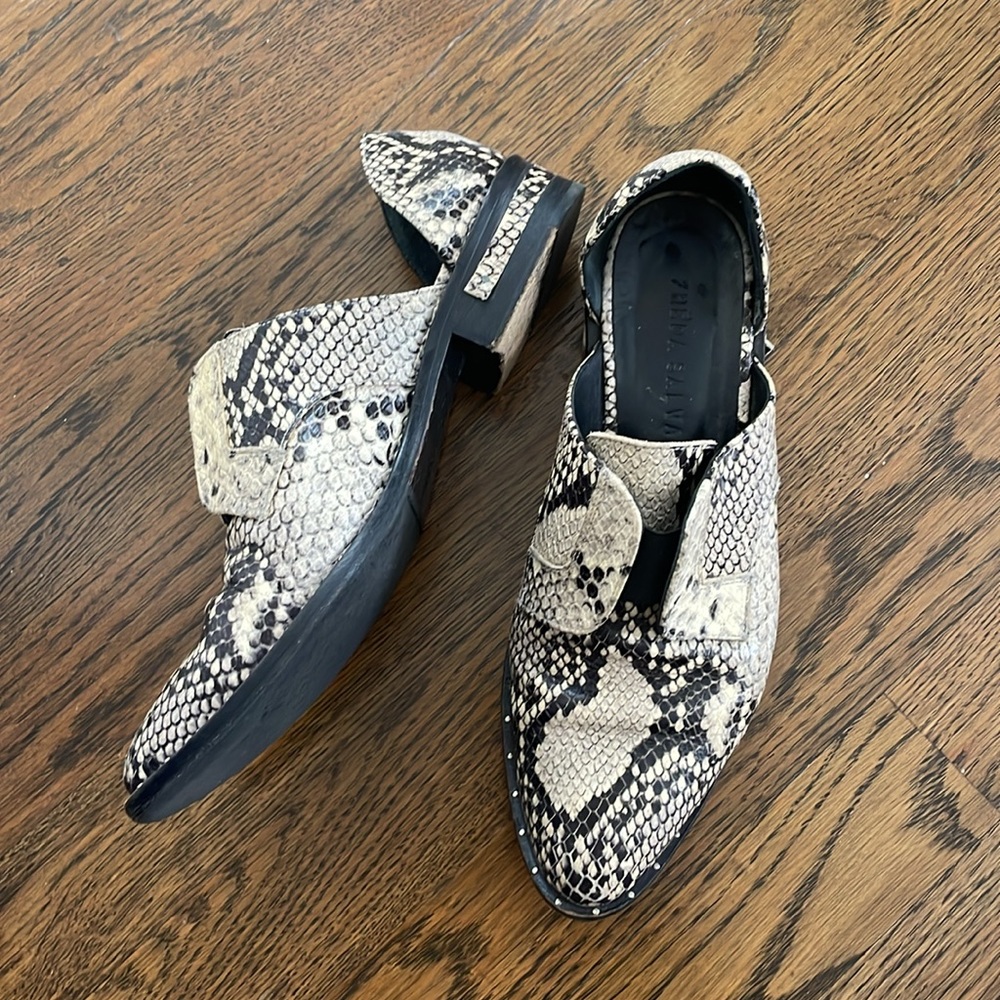 Frēda Salvador Women's Laceless d'Orsay Croc-Embossed Leather Oxfords size 6.5